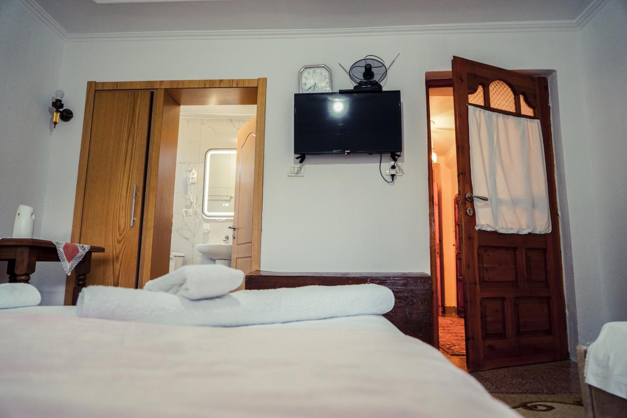 Guesthouse Arber Гирокастра Экстерьер фото