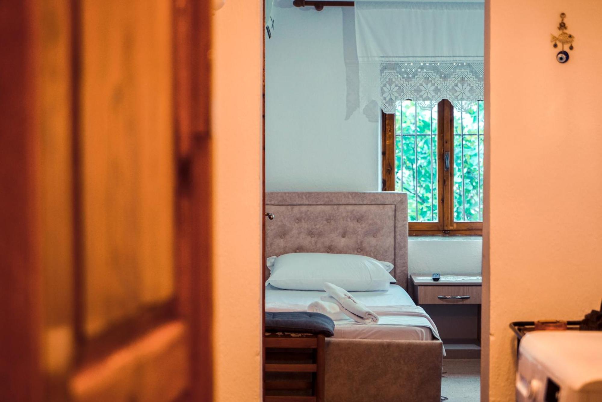 Guesthouse Arber Гирокастра Экстерьер фото