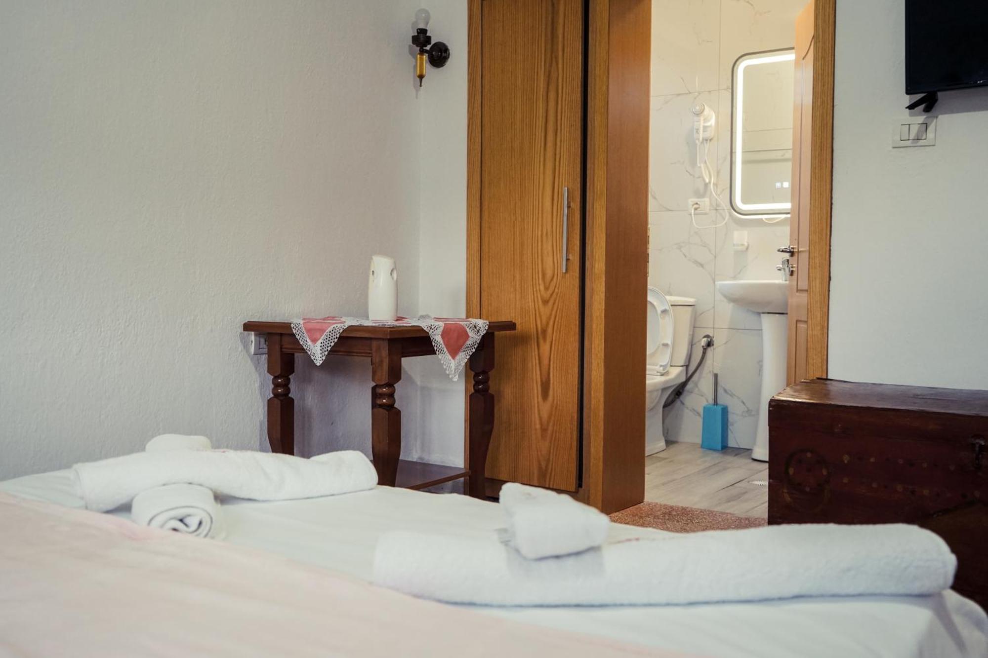 Guesthouse Arber Гирокастра Экстерьер фото