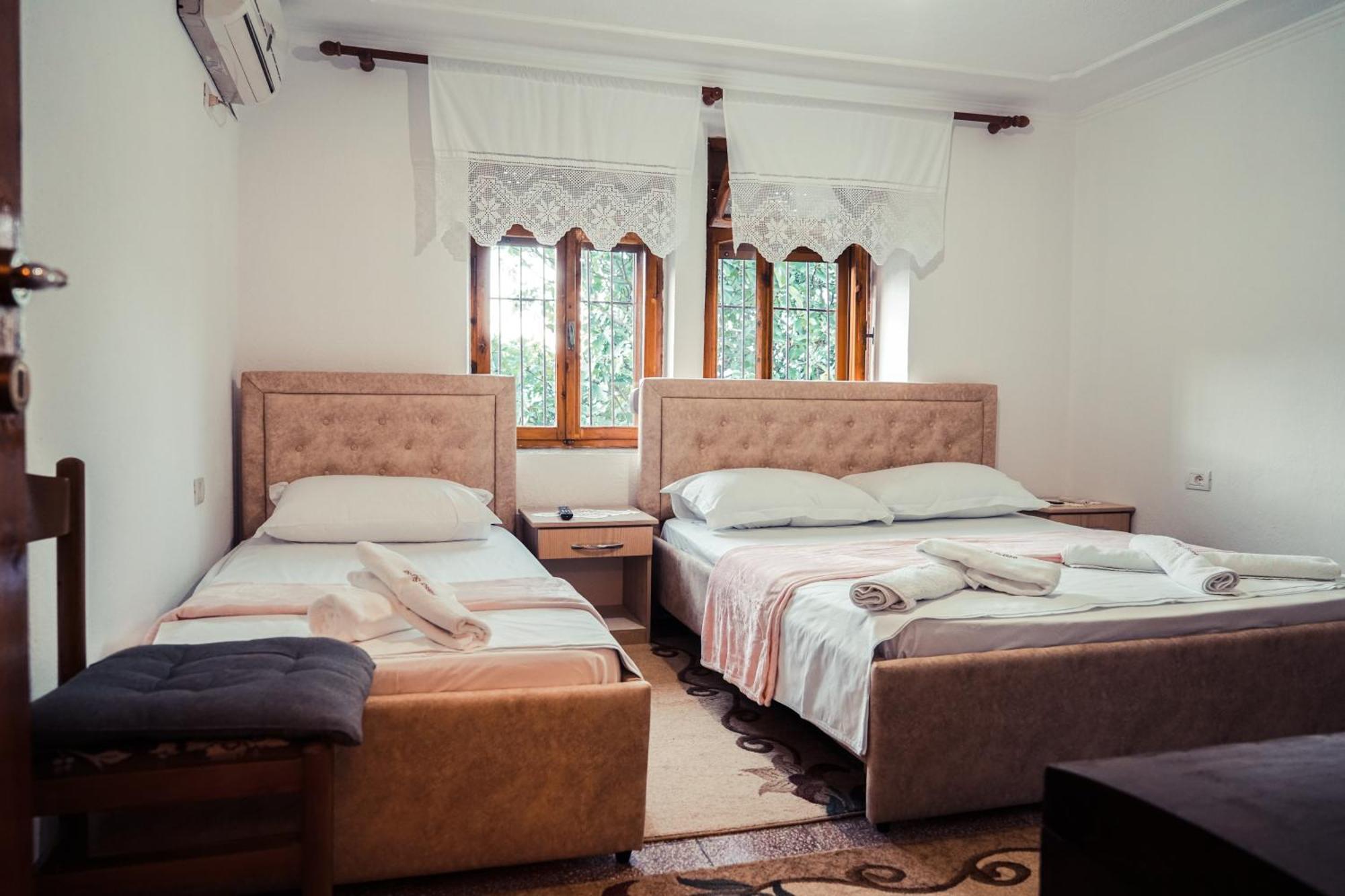 Guesthouse Arber Гирокастра Экстерьер фото