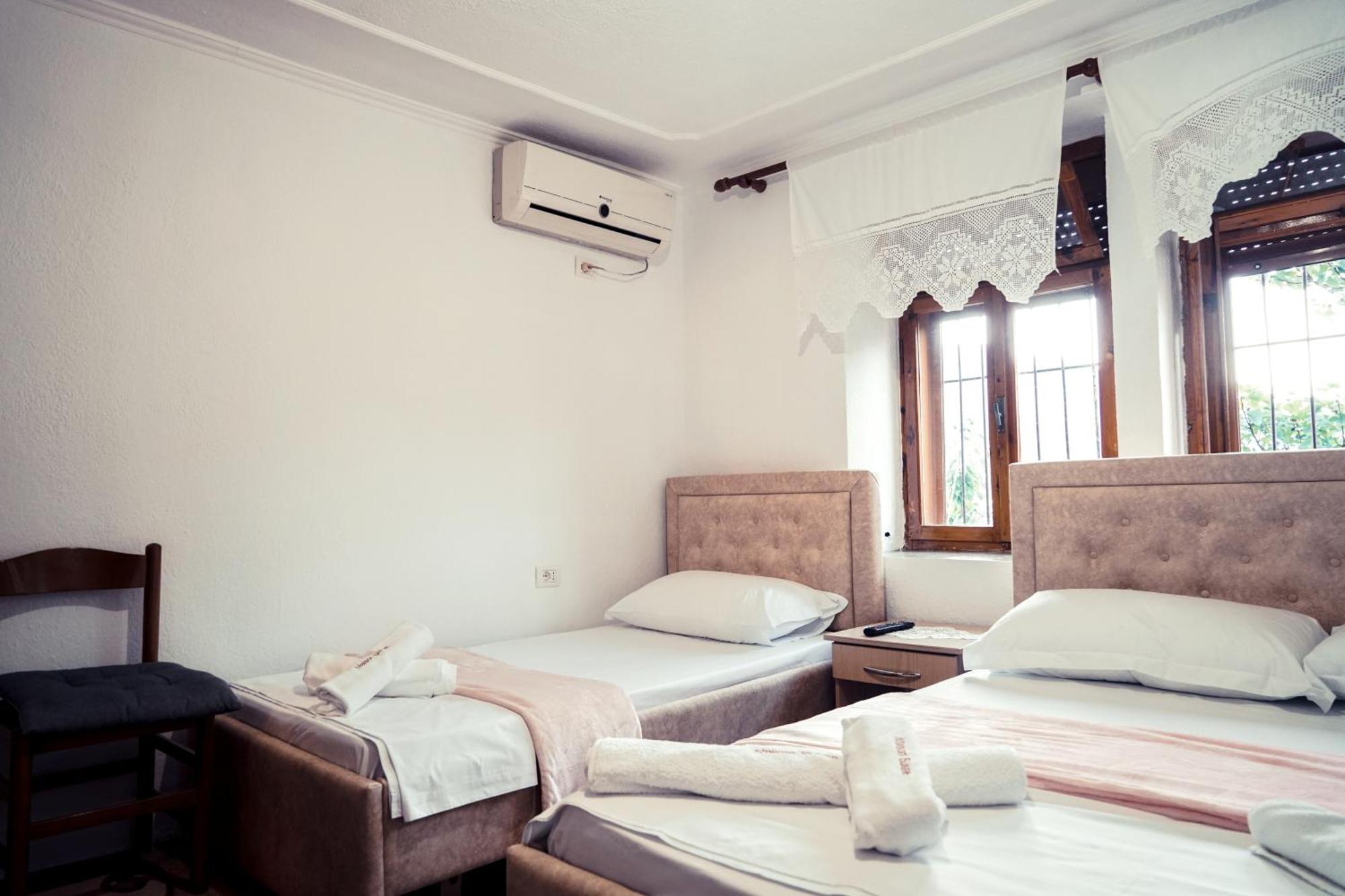Guesthouse Arber Гирокастра Экстерьер фото