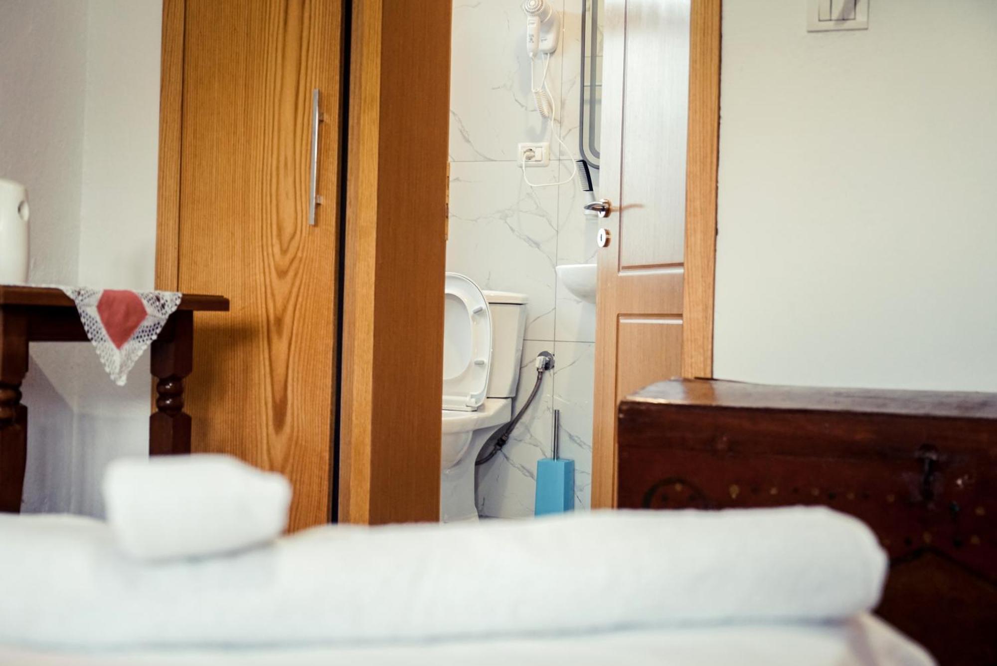 Guesthouse Arber Гирокастра Экстерьер фото