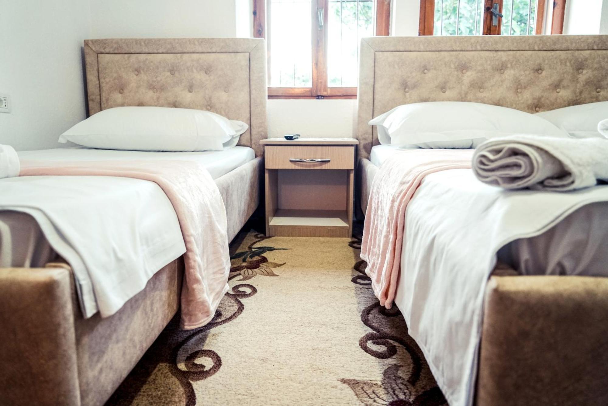 Guesthouse Arber Гирокастра Экстерьер фото