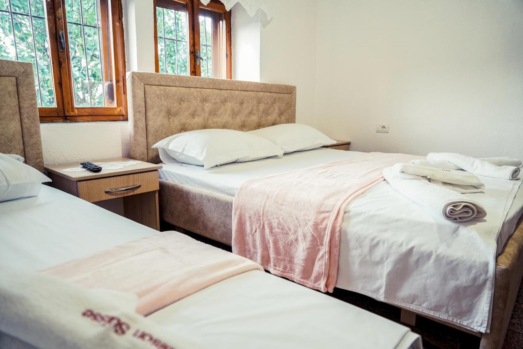Guesthouse Arber Гирокастра Экстерьер фото