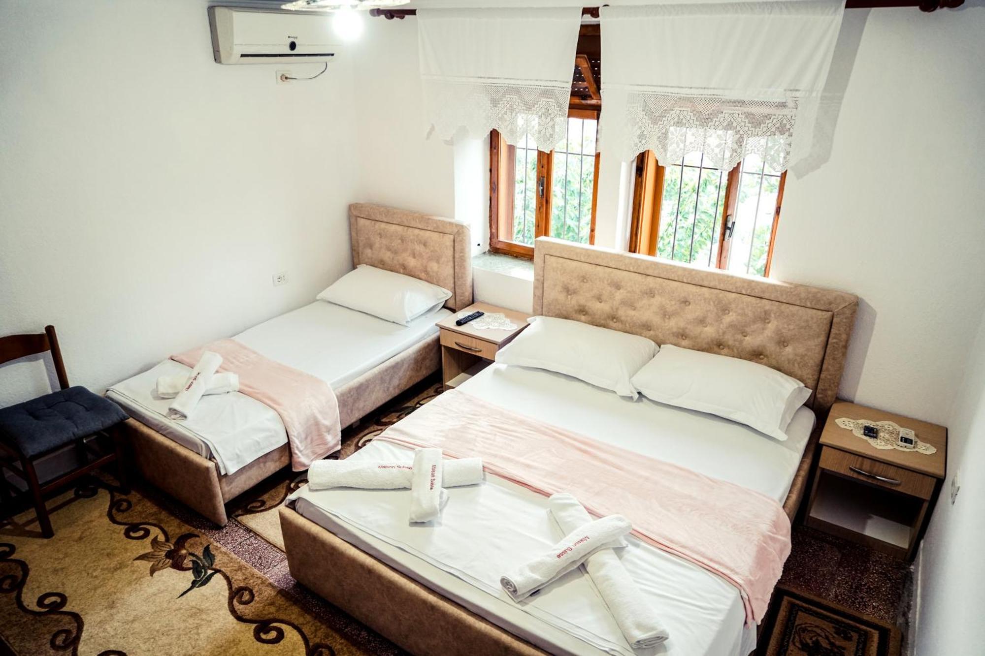 Guesthouse Arber Гирокастра Экстерьер фото