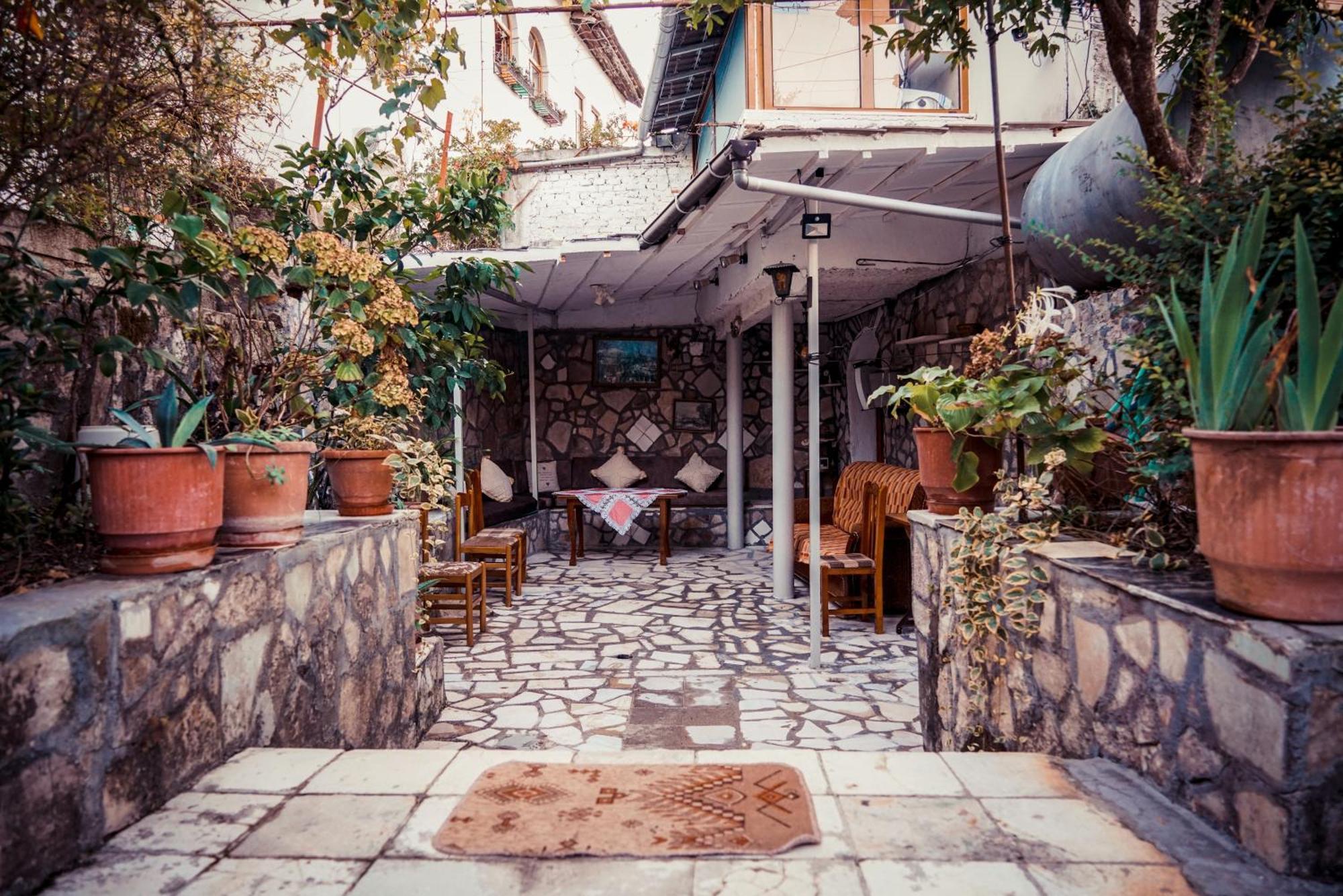 Guesthouse Arber Гирокастра Экстерьер фото