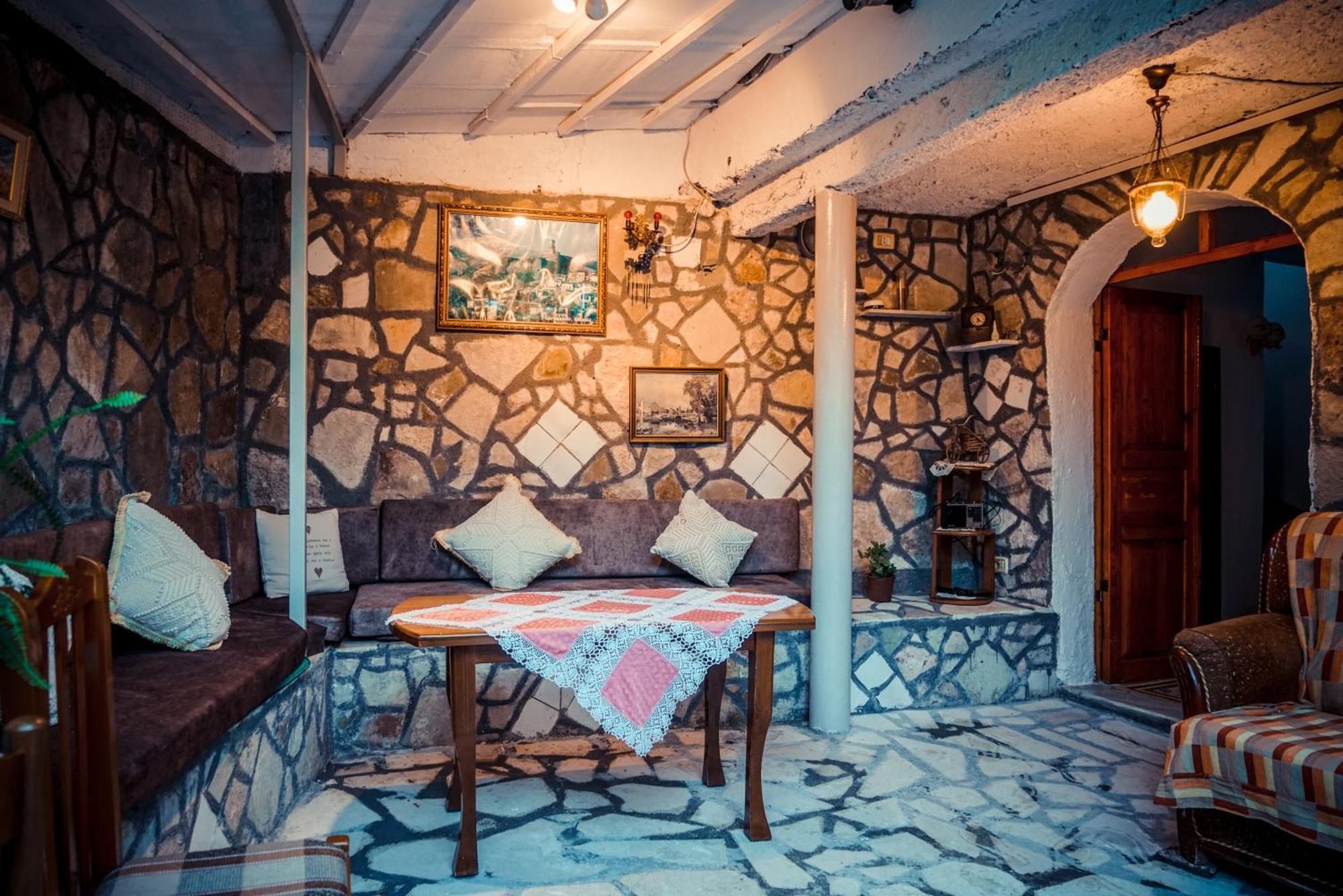 Guesthouse Arber Гирокастра Экстерьер фото